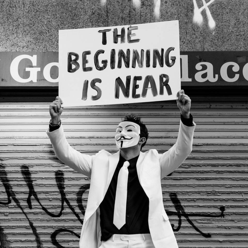 Signs of the Times”是摄影师 Brendan North 的一个项目,它评论了 NFT 市场的现状和整个世界事务的状态。 该项目将作为对我们未来和真正的 NFT 时尚的最终社区信任投票,它将使用艺术收藏作为投票媒介。 /nfts/signs-of-the-times-v2/signs-of-the-times-v2.jpg
